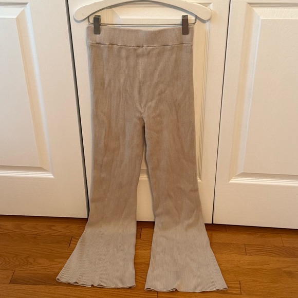 Abercrombie & Fitch Kick Flare Ribbed Slit Sweater Pants - Picture 3 of 4